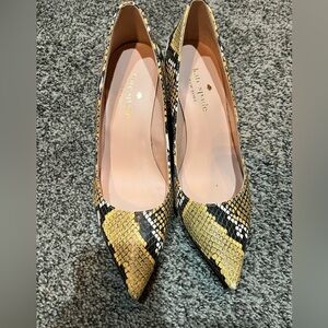 Kate Spade Black and Yellow Snake skin Print Heels size 8